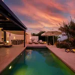Breath Taking Front Line With Sauna & Jacuzzi *
