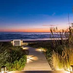 Breath Taking Front Line With Sauna & Jacuzzi *
