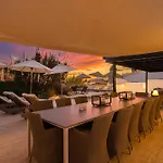 Breath Taking Front Line With Sauna & Jacuzzi