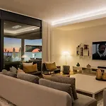 Villa Breath Taking Front Line With Sauna & Jacuzzi