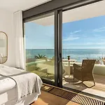 Breath Taking Front Line With Sauna & Jacuzzi
