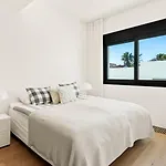 Villa Breath Taking Front Line With Sauna & Jacuzzi *