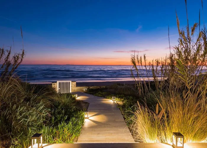 Breath Taking Front Line With Sauna & Jacuzzi *