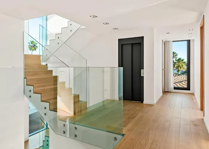 Villa Breath Taking Front Line With Sauna & Jacuzzi Marbella