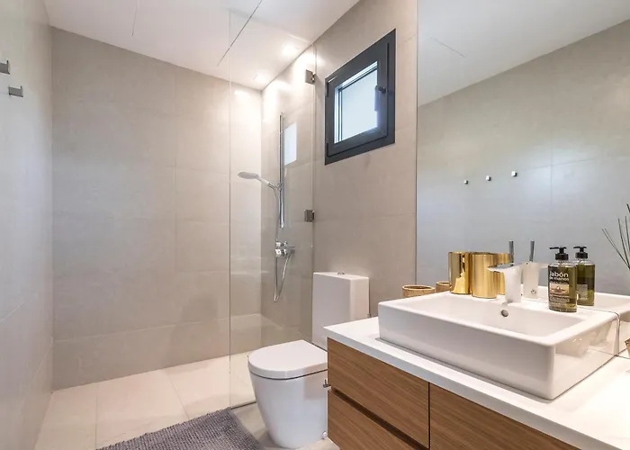 Breath Taking Front Line With Sauna & Jacuzzi Villa