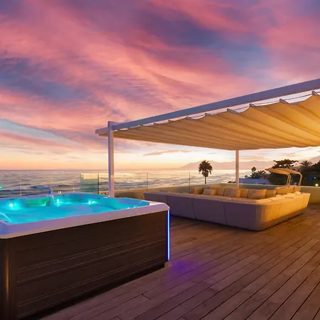 Breath Taking Front Line With Sauna & Jacuzzi וילה