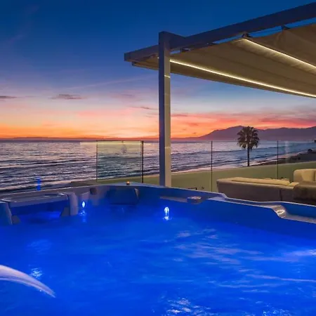 Breath Taking Front Line With Sauna & Jacuzzi *