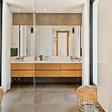 Breath Taking Front Line With Sauna & Jacuzzi וילה *