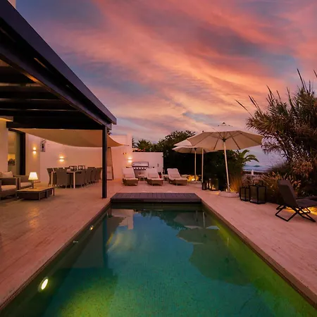 Breath Taking Front Line With Sauna & Jacuzzi *