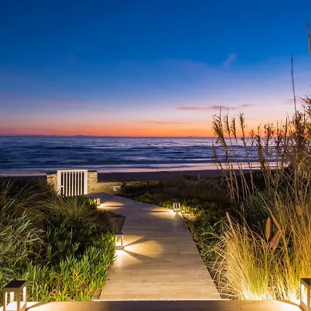 Breath Taking Front Line With Sauna & Jacuzzi *