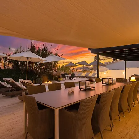 Breath Taking Front Line With Sauna & Jacuzzi