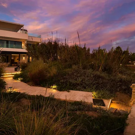 Villa Breath Taking Front Line With Sauna & Jacuzzi Marbellac