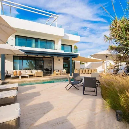 Breath Taking Front Line With Sauna & Jacuzzi Villa *