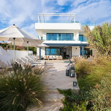 Villa Breath Taking Front Line With Sauna & Jacuzzi