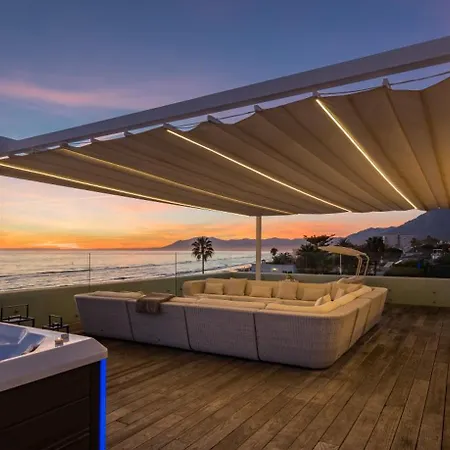 Breath Taking Front Line With Sauna & Jacuzzi *