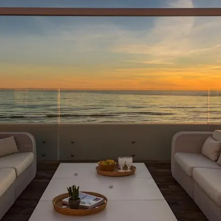 Breath Taking Front Line With Sauna & Jacuzzi