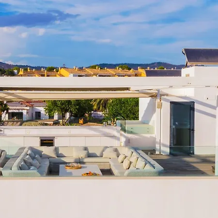 Breath Taking Front Line With Sauna & Jacuzzi * Μαρμπέλλα