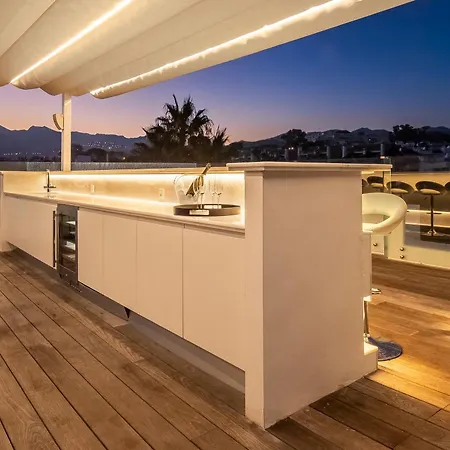 Breath Taking Front Line With Sauna & Jacuzzi Βίλα Μαρμπέλλα