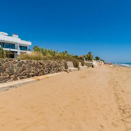 Breath Taking Front Line With Sauna & Jacuzzi