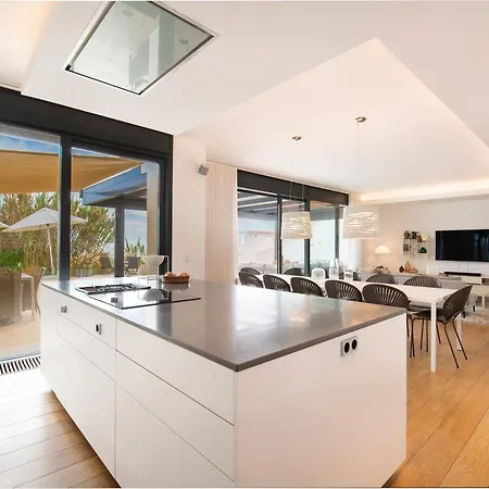 Breath Taking Front Line With Sauna & Jacuzzi Villa *