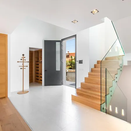 Breath Taking Front Line With Sauna & Jacuzzi Μαρμπέλλα