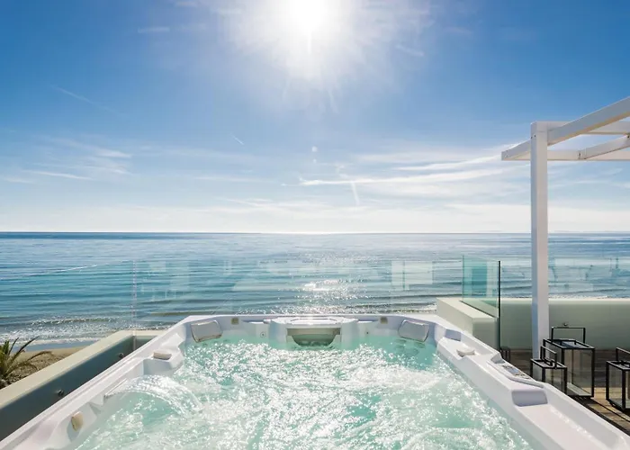 Breath Taking Front Line With Sauna & Jacuzzi *