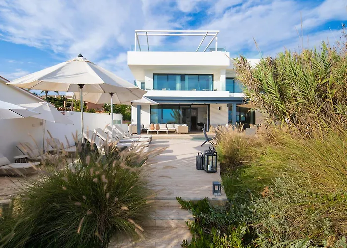 Villa Breath Taking Front Line With Sauna & Jacuzzi