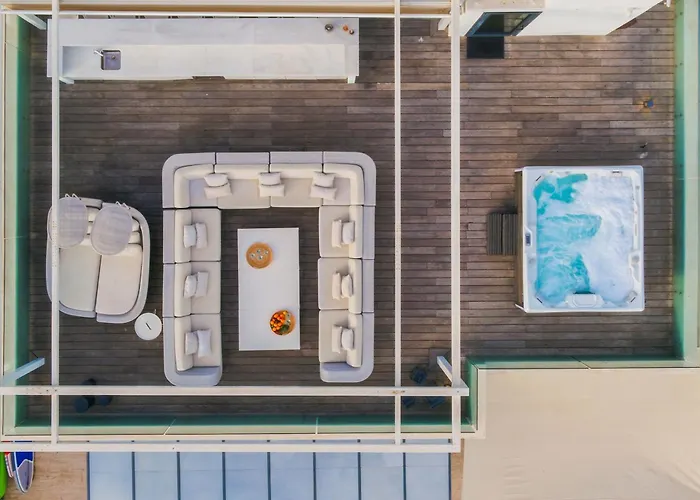 Villa Breath Taking Front Line With Sauna & Jacuzzi Marbella