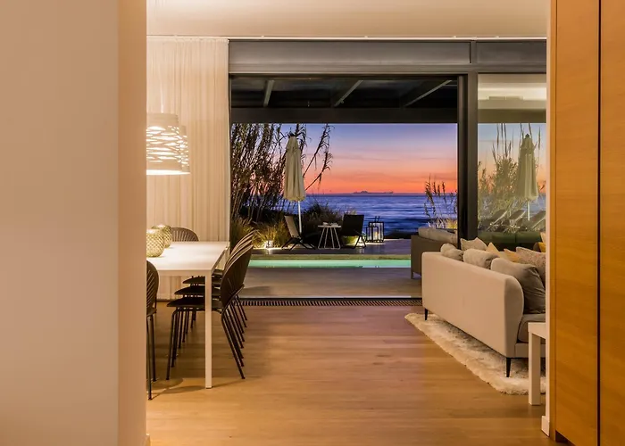 Breath Taking Front Line With Sauna & Jacuzzi *