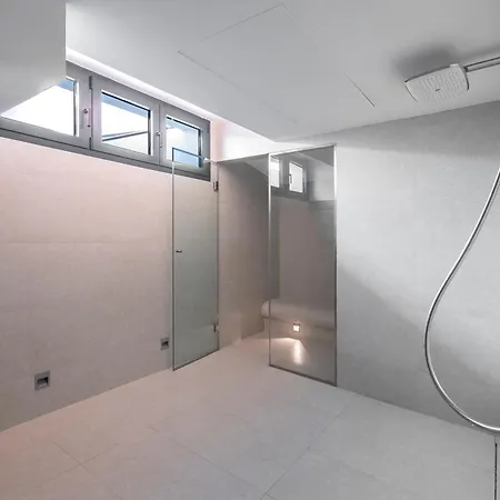 Breath Taking Front Line With Sauna & Jacuzzi Вилла