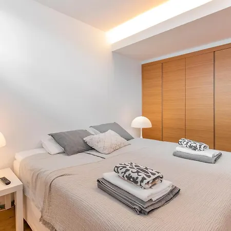 Breath Taking Front Line With Sauna & Jacuzzi *